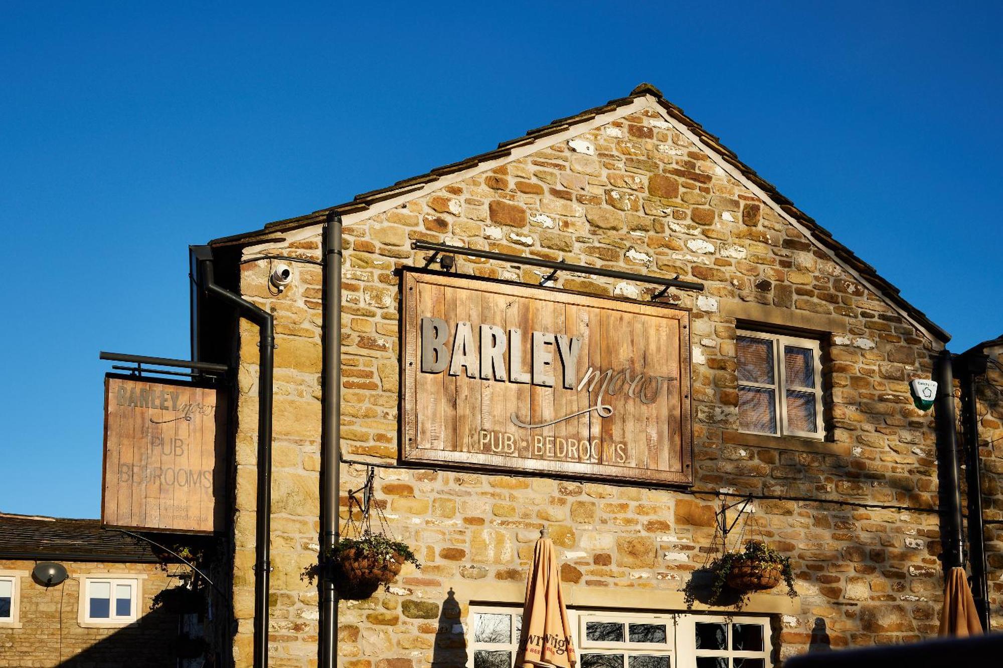 Barley Mow Bed & Breakfast Burnley Bagian luar foto